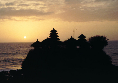 bali -  tanah lot.jpg